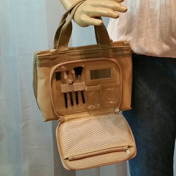 🛍 Purse w/ primping area - Picture 3 of 6